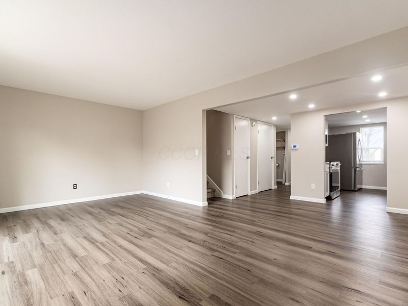 1030 Galliton Court, Unit B, Columbus, OH 43220 Photo 14