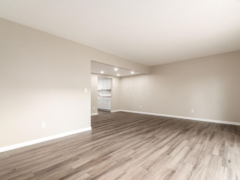 1030 Galliton Court, Unit B, Columbus, OH 43220 Photo 15