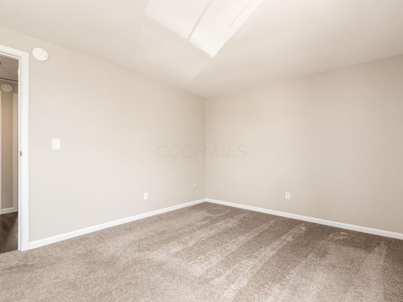 1030 Galliton Court, Unit B, Columbus, OH 43220 Photo 18
