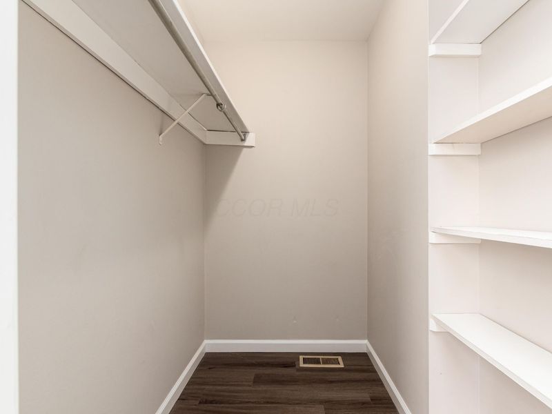 1030 Galliton Court, Unit B, Columbus, OH 43220 Photo 20