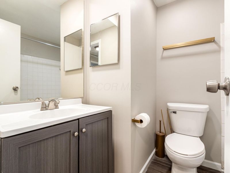 1030 Galliton Court, Unit B, Columbus, OH 43220 Photo 23