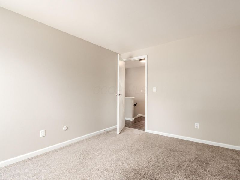 1030 Galliton Court, Unit B, Columbus, OH 43220 Photo 25