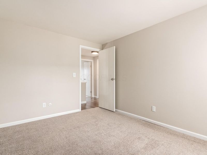 1030 Galliton Court, Unit B, Columbus, OH 43220 Photo 27
