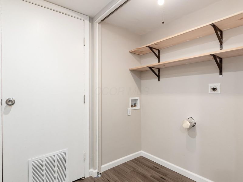 1030 Galliton Court, Unit B, Columbus, OH 43220 Photo 3