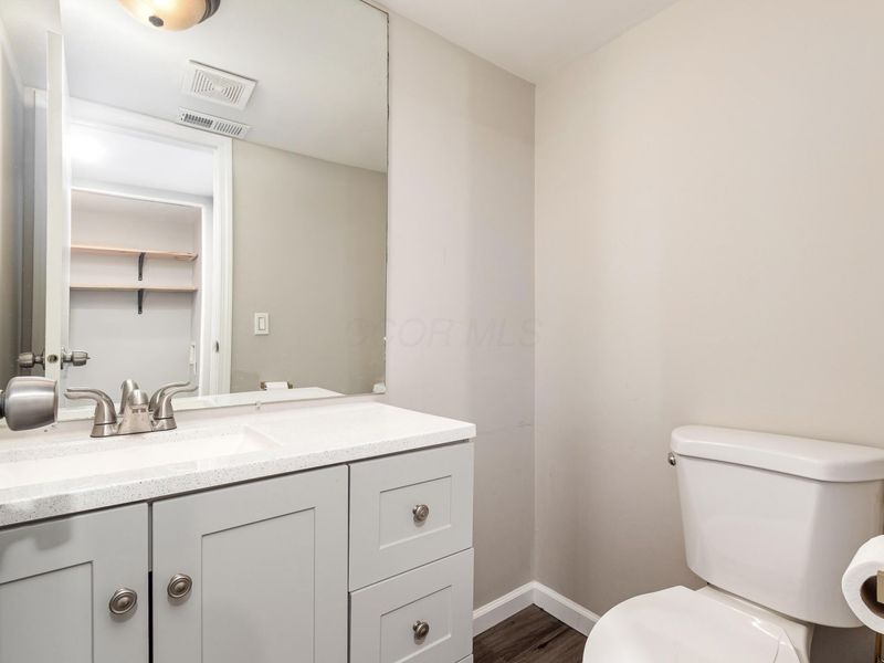 1030 Galliton Court, Unit B, Columbus, OH 43220 Photo 5