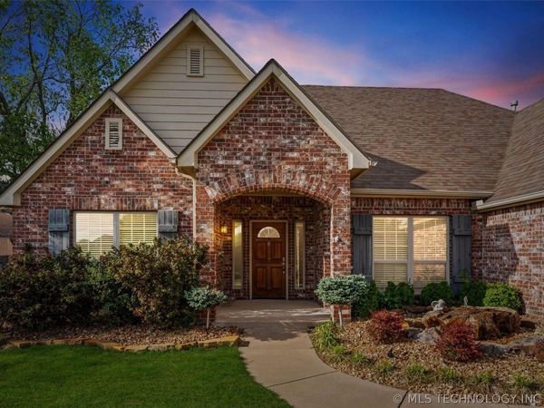 5800 Tower Court , Bartlesville, OK 74006