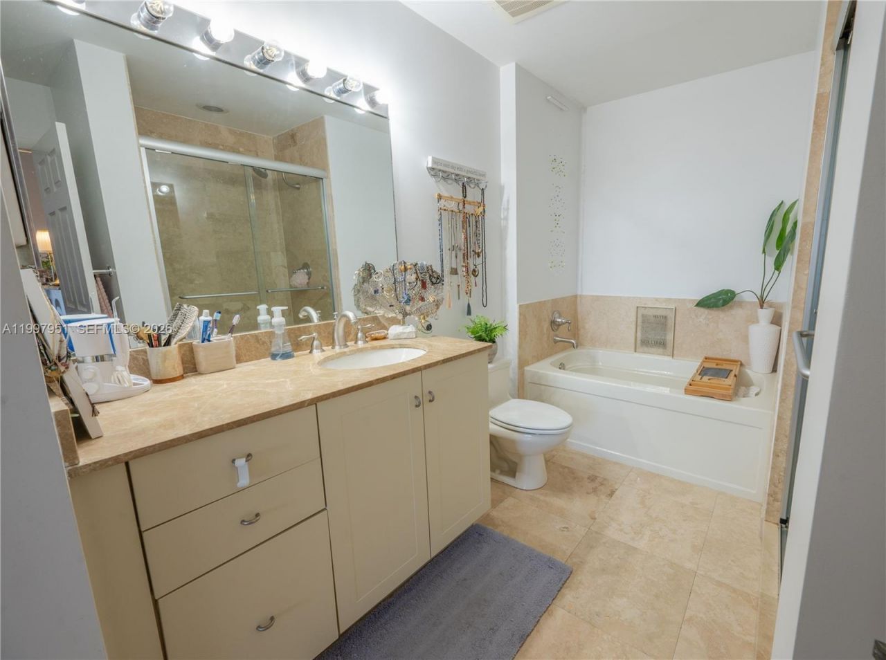 3232 SW 22nd Ter, Unit 607, Miami, FL 33145 Photo