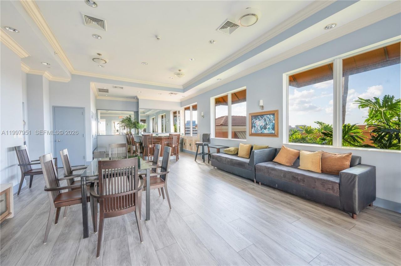 3232 SW 22nd Ter, Unit 607, Miami, FL 33145 Photo