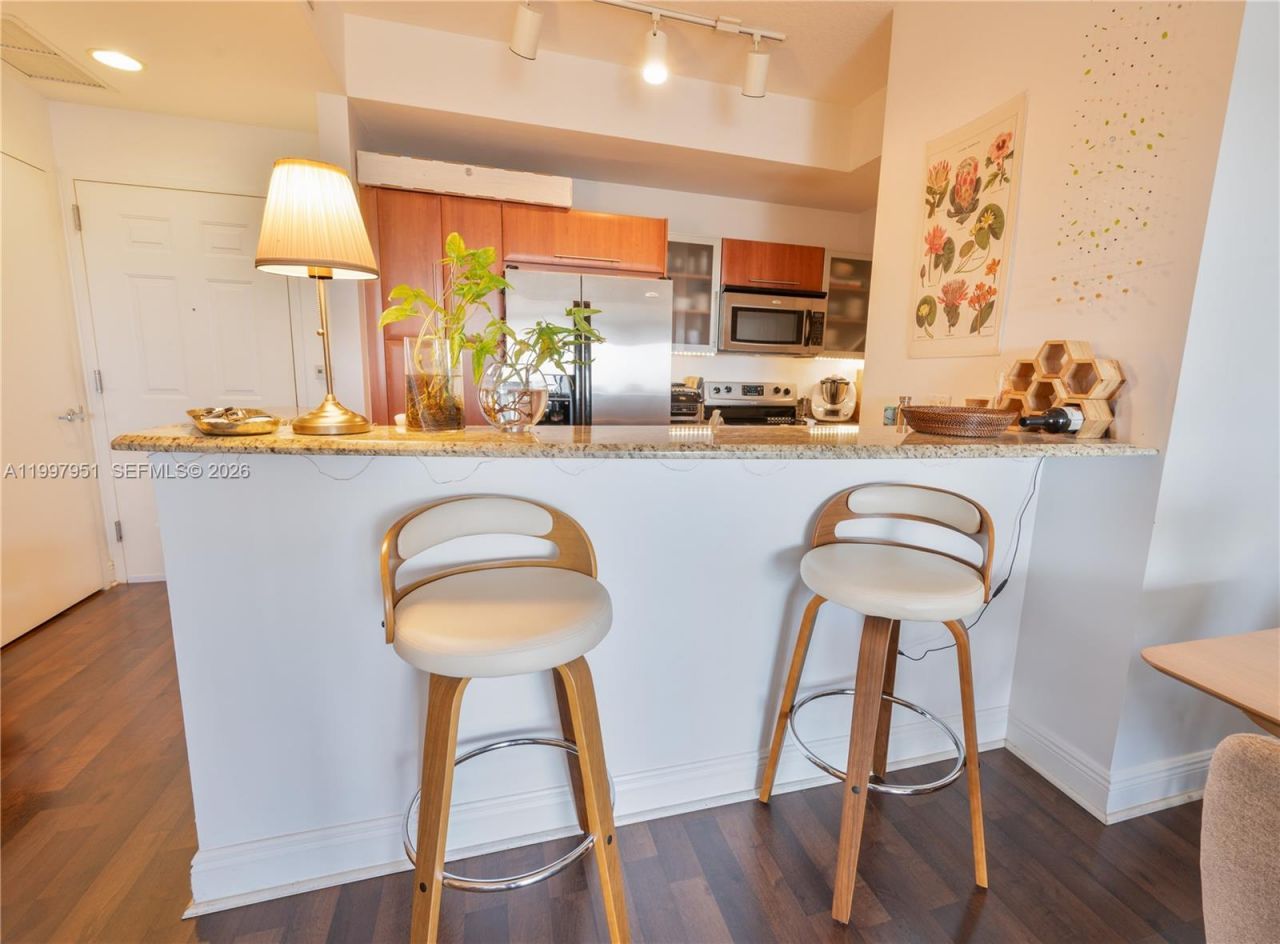 3232 SW 22nd Ter, Unit 607, Miami, FL 33145 Photo