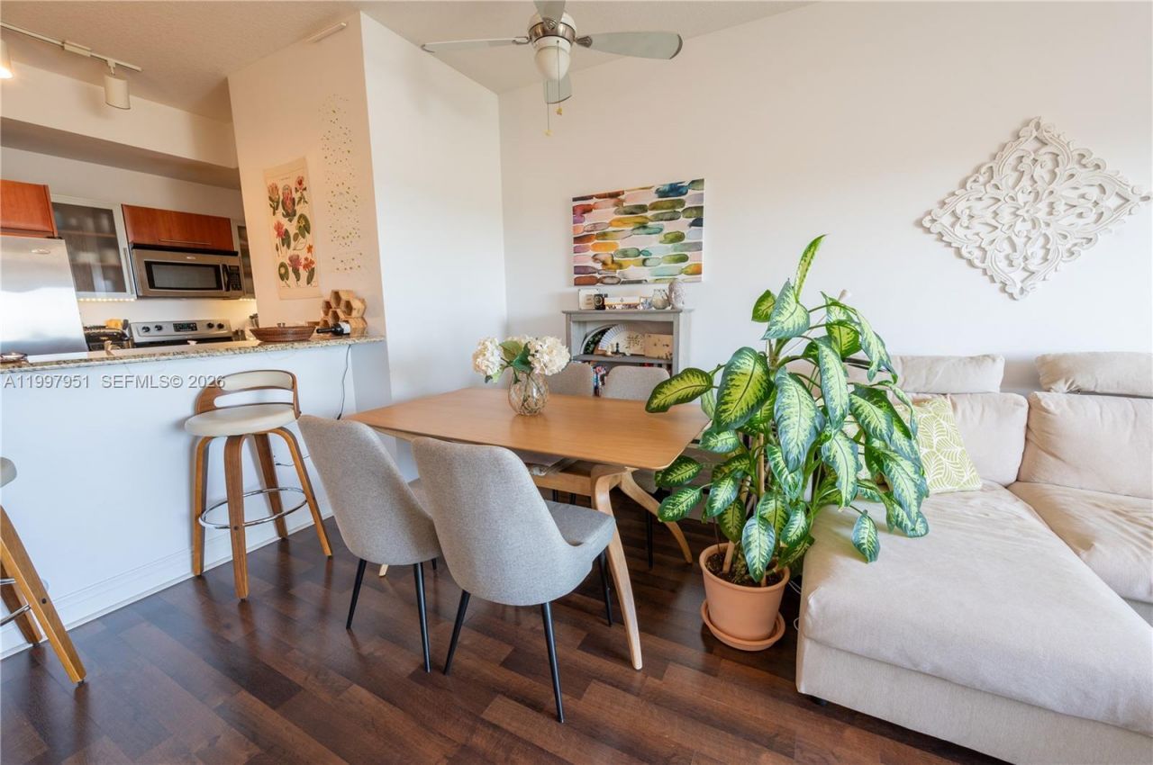 3232 SW 22nd Ter, Unit 607, Miami, FL 33145 Photo