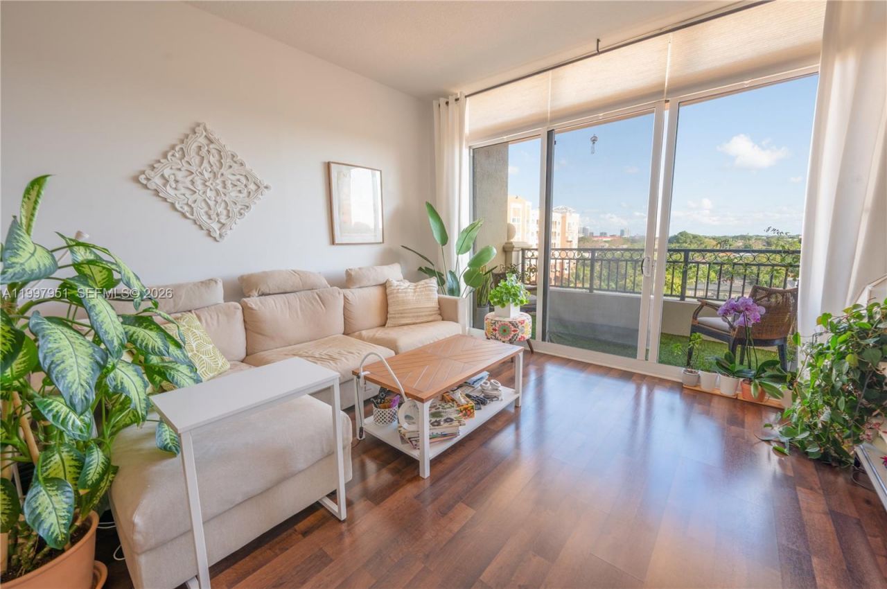 3232 SW 22nd Ter, Unit 607, Miami, FL 33145 Photo
