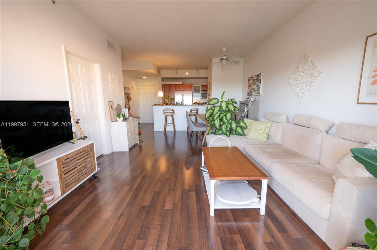 3232 SW 22nd Ter, Unit 607, Miami, FL 33145 Photo