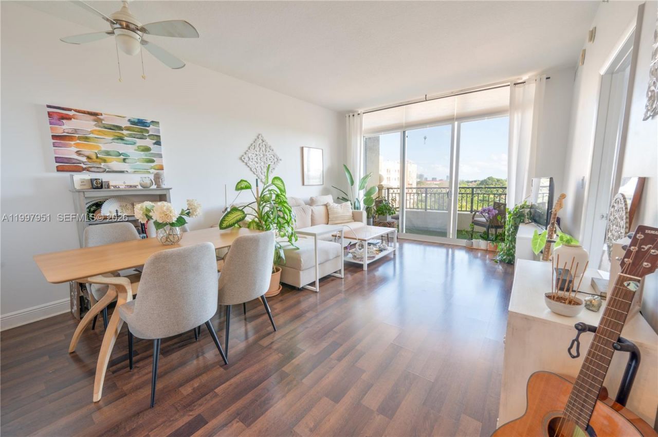 3232 SW 22nd Ter, Unit 607, Miami, FL 33145 Photo