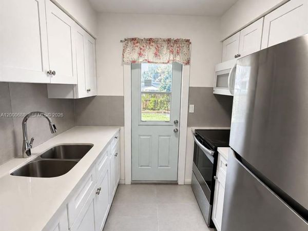 2550 NE 182nd St, Unit 2550, North Miami Beach, FL 33160