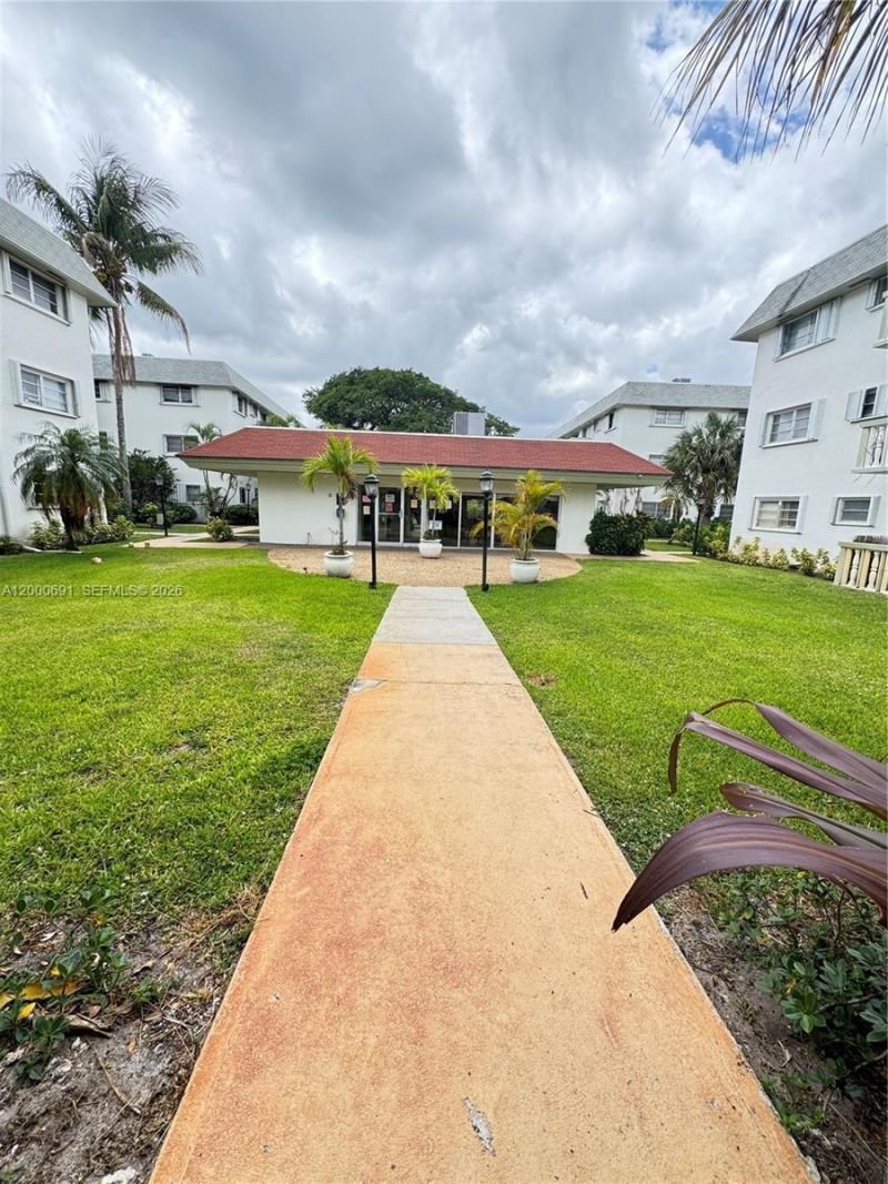 15201 NE 6th Ave, Unit C304, Miami, FL 33162 Photo