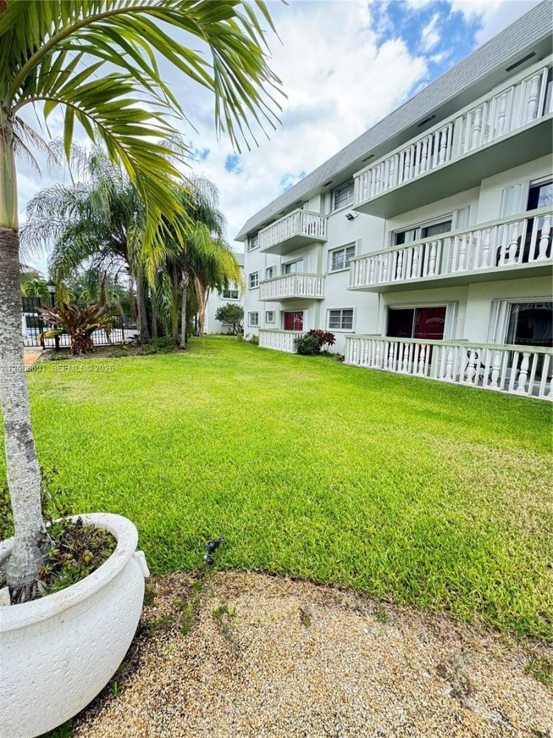 15201 NE 6th Ave, Unit C304, Miami, FL 33162 Photo