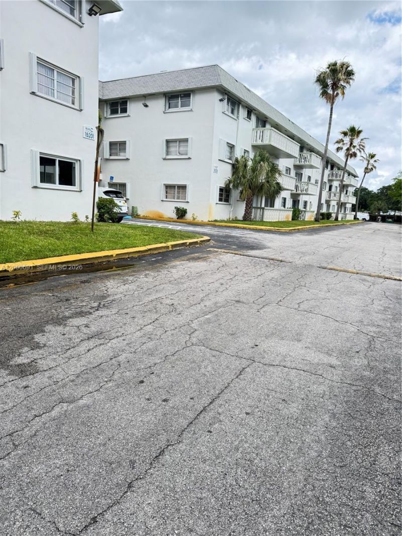 15201 NE 6th Ave, Unit C304, Miami, FL 33162 Photo