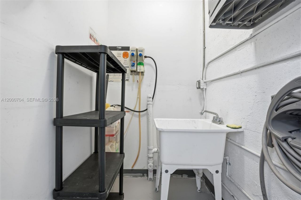 Commercial Kitchen For Sale In Hialeah Gardens, Hialeah Gardens, FL 33016 Photo