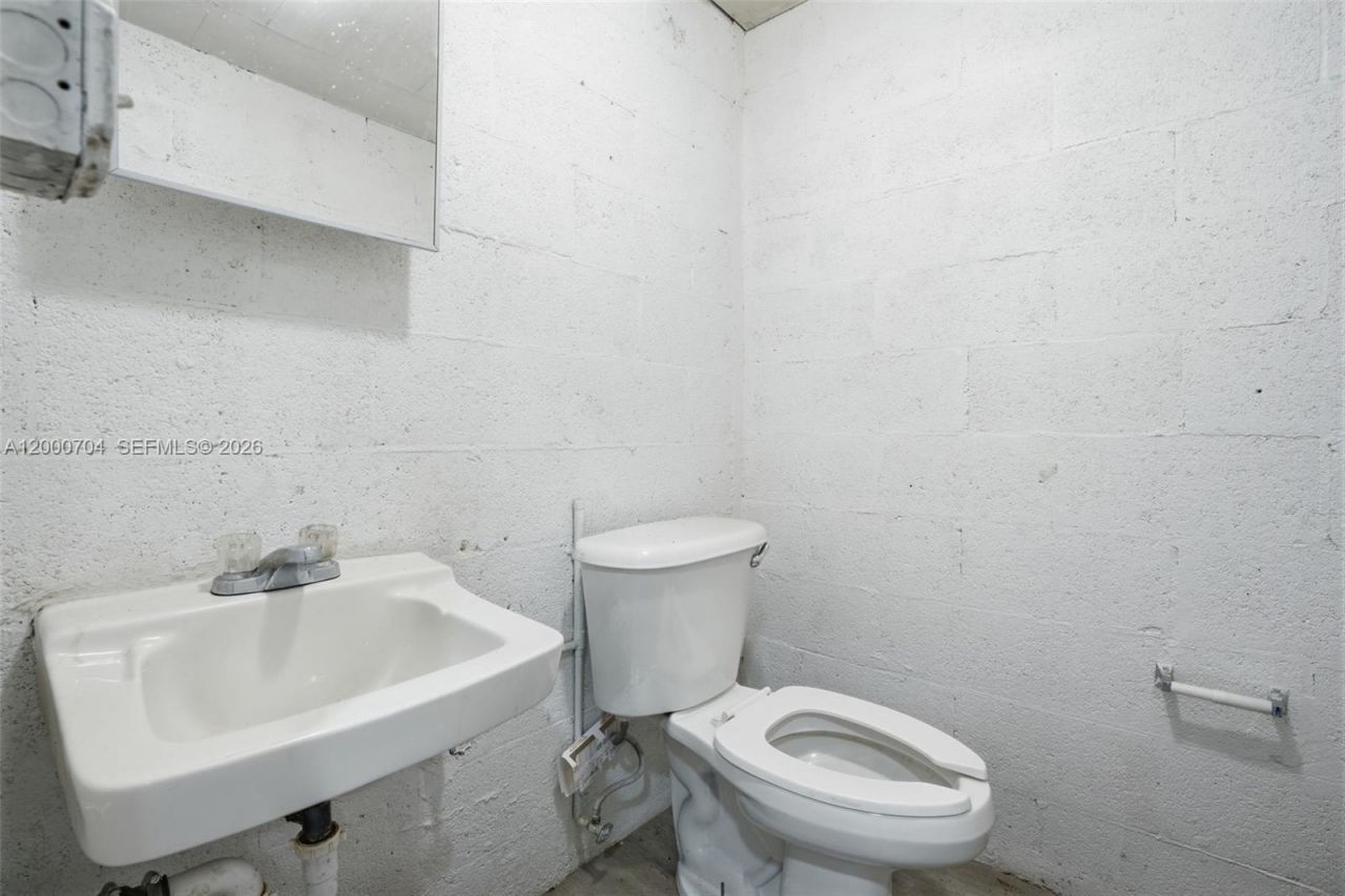 Commercial Kitchen For Sale In Hialeah Gardens, Hialeah Gardens, FL 33016 Photo