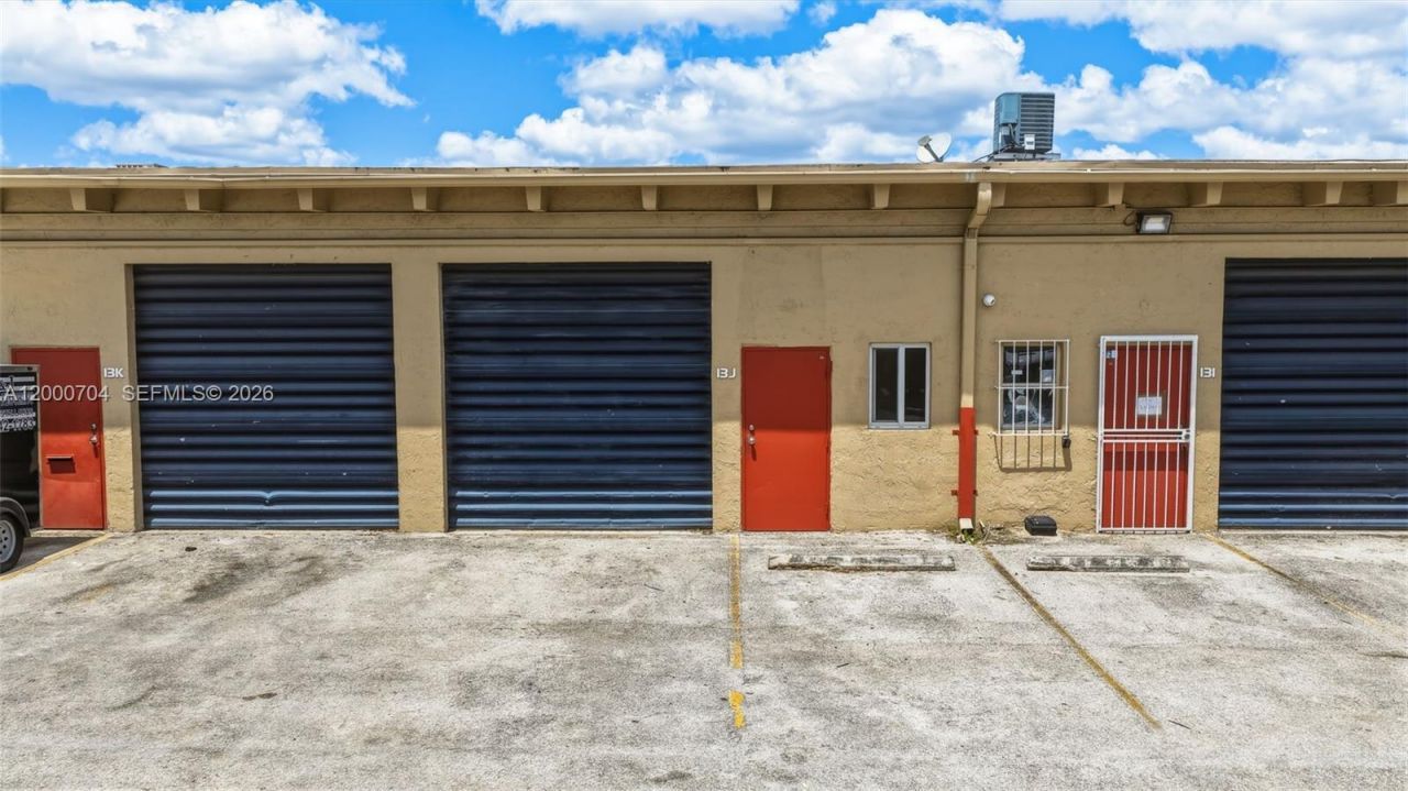 Commercial Kitchen For Sale In Hialeah Gardens, Hialeah Gardens, FL 33016 Photo