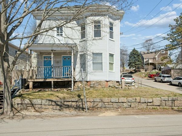 78 Grove St, Unit 2, Gloucester, MA 01930