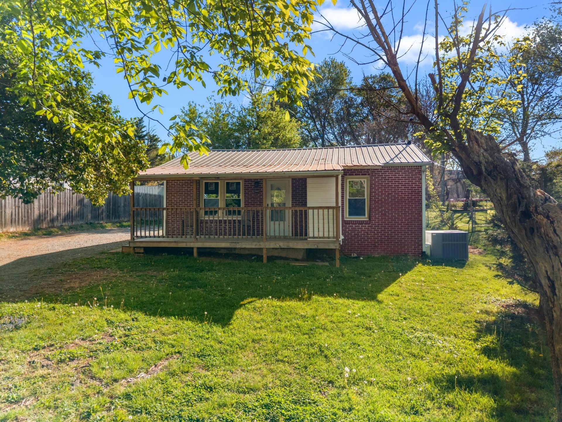 707 Baker Street, Morristown, TN 37813 Main Photo