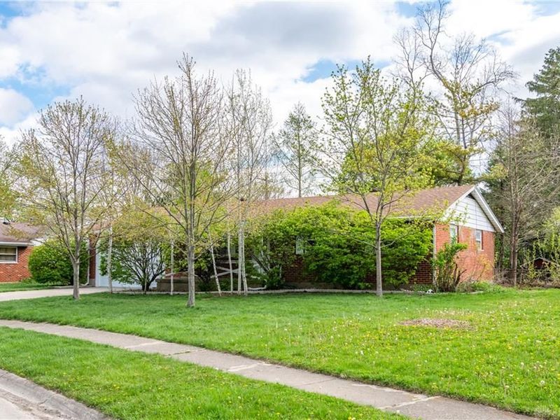 712 Hile Lane, Englewood, OH 45322 Photo 1