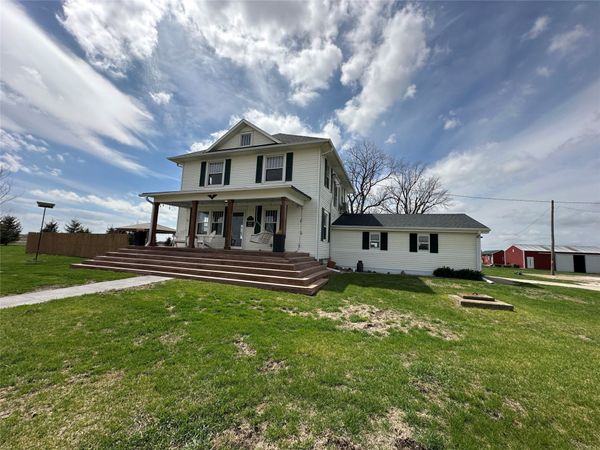 1806 N 8th Avenue, Winterset, IA 50273