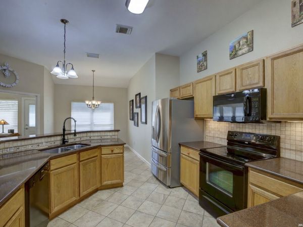 3705 Hillside, Schertz, TX 78108