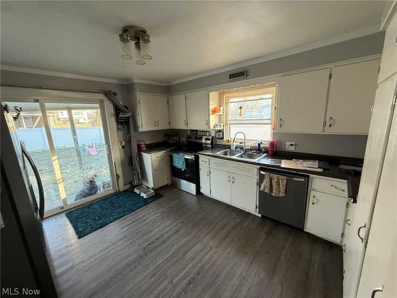 434 E 4th Street, Dover, OH 44622 Photo 7