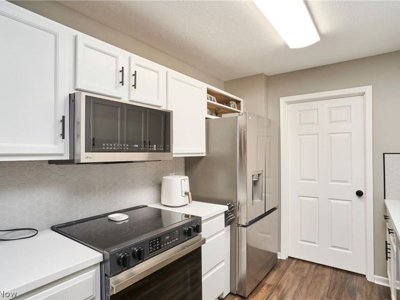 3324 Lenox Village Drive, Unit 121, Fairlawn, OH 44333 Photo 7