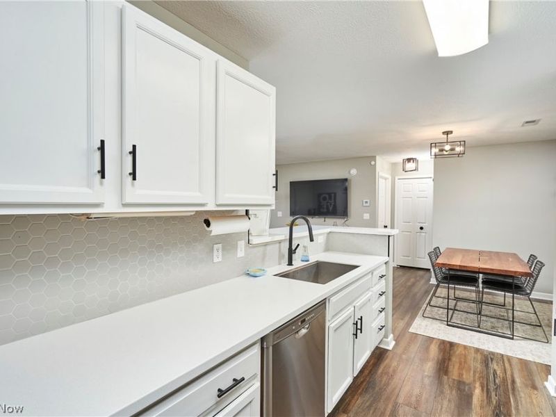 3324 Lenox Village Drive, Unit 121, Fairlawn, OH 44333 Photo 8