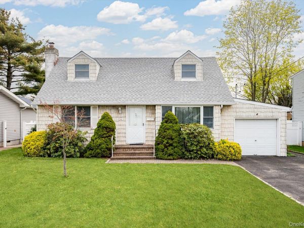 64 Arlyn Drive E, Massapequa, NY 11758