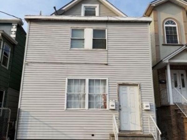 221 Center St, Elizabeth, NJ 07202