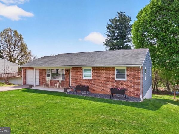 30 MERRIN ROAD, YORK, PA 17402