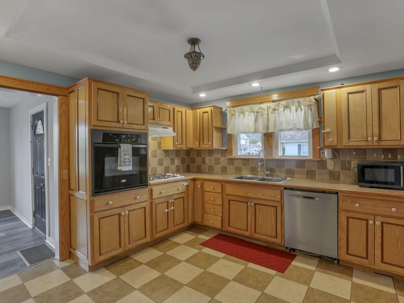 699 E 2nd Street, Logan, OH 43138 Photo 13