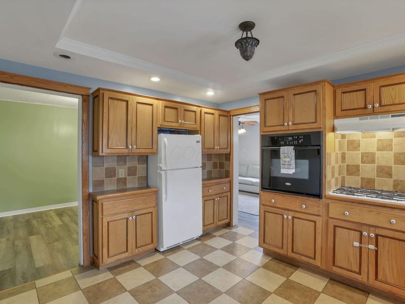 699 E 2nd Street, Logan, OH 43138 Photo 14