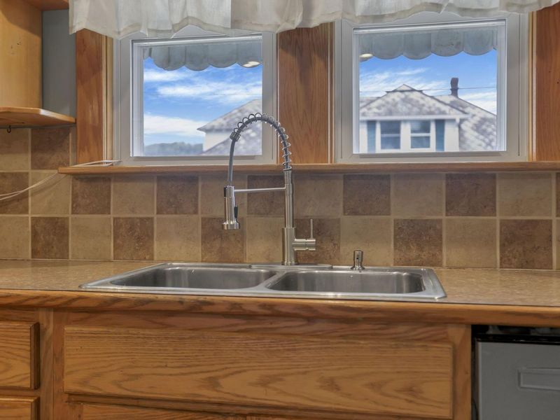 699 E 2nd Street, Logan, OH 43138 Photo 18