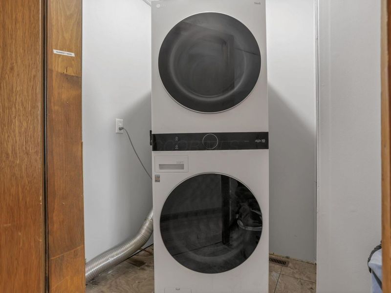 699 E 2nd Street, Logan, OH 43138 Photo 29