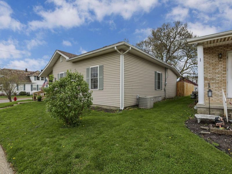 699 E 2nd Street, Logan, OH 43138 Photo 4