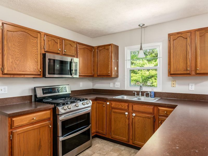6222 Buckeye Parkway, Grove City, OH 43123 Photo 10