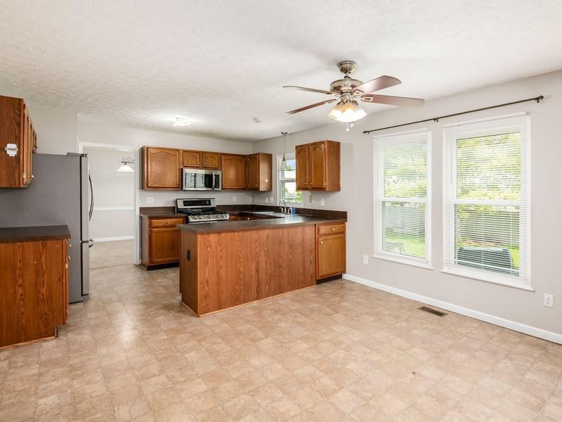 6222 Buckeye Parkway, Grove City, OH 43123 Photo 11