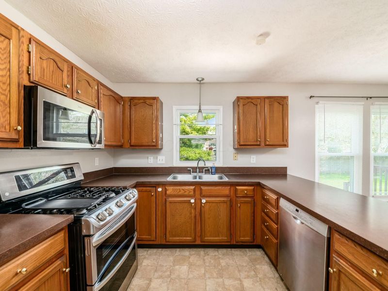 6222 Buckeye Parkway, Grove City, OH 43123 Photo 9