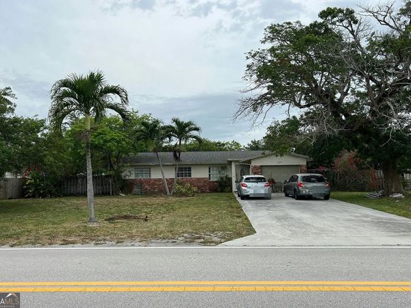 285 NW 35th Street, Boca Raton, FL 33431