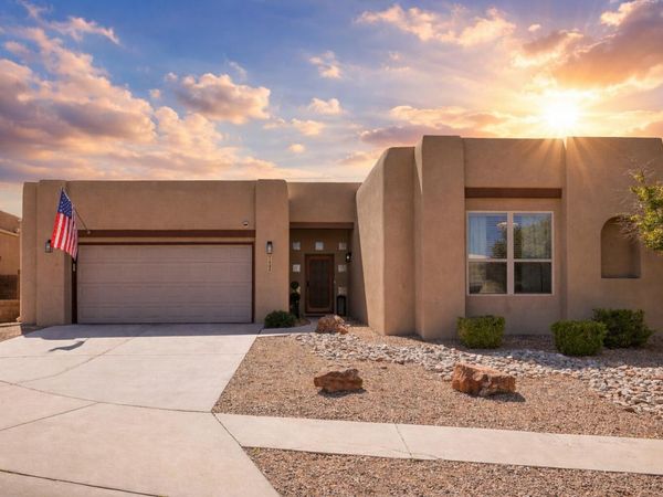 7424 Enchanted Sky Lane NE, Albuquerque, NM 87113