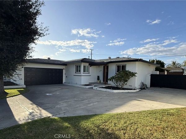 2841 W Skywood, Anaheim, CA 92804