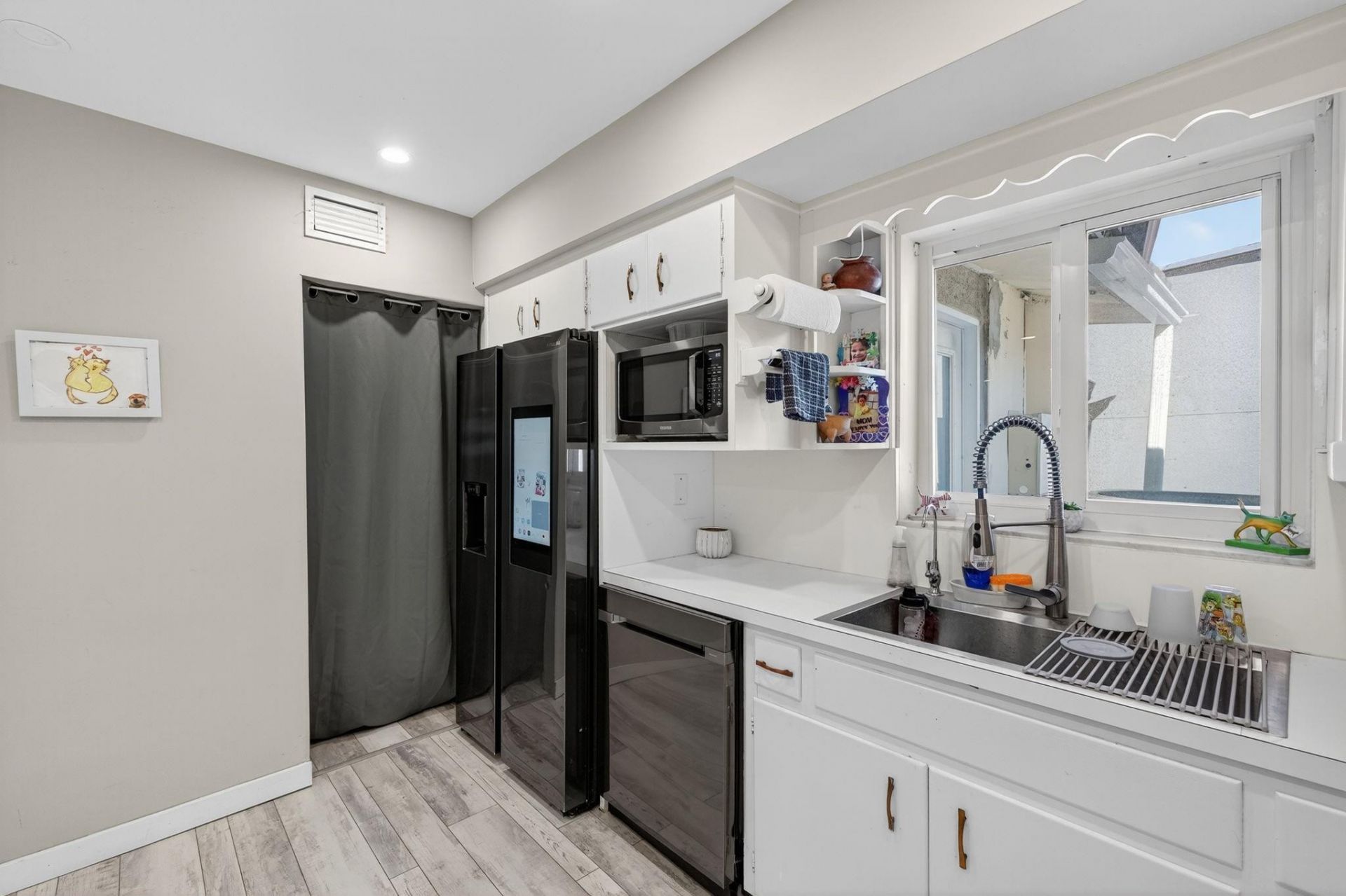 1570 NE 30th Place, Oakland Park, FL 33334 Photo