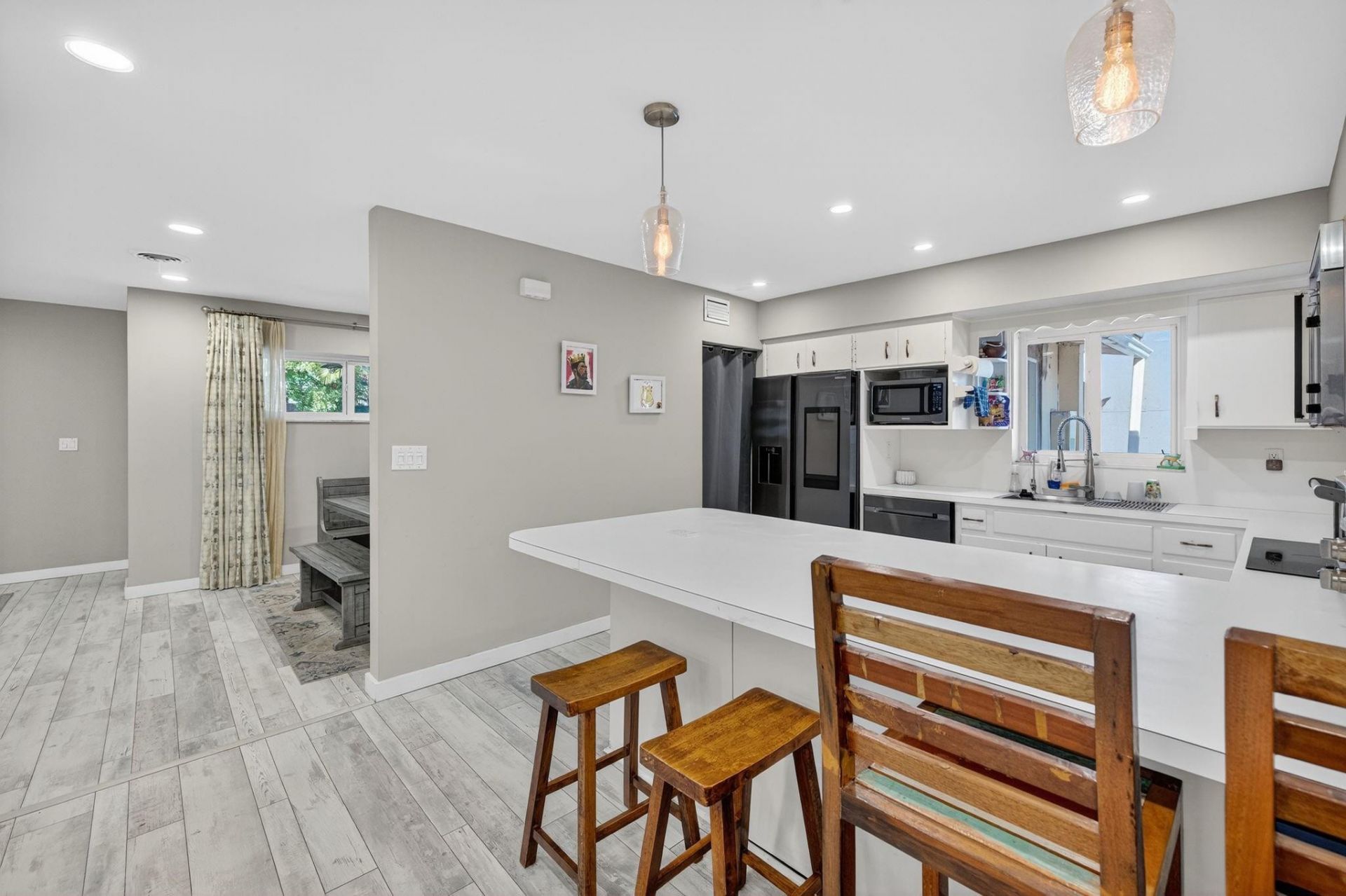 1570 NE 30th Place, Oakland Park, FL 33334 Photo