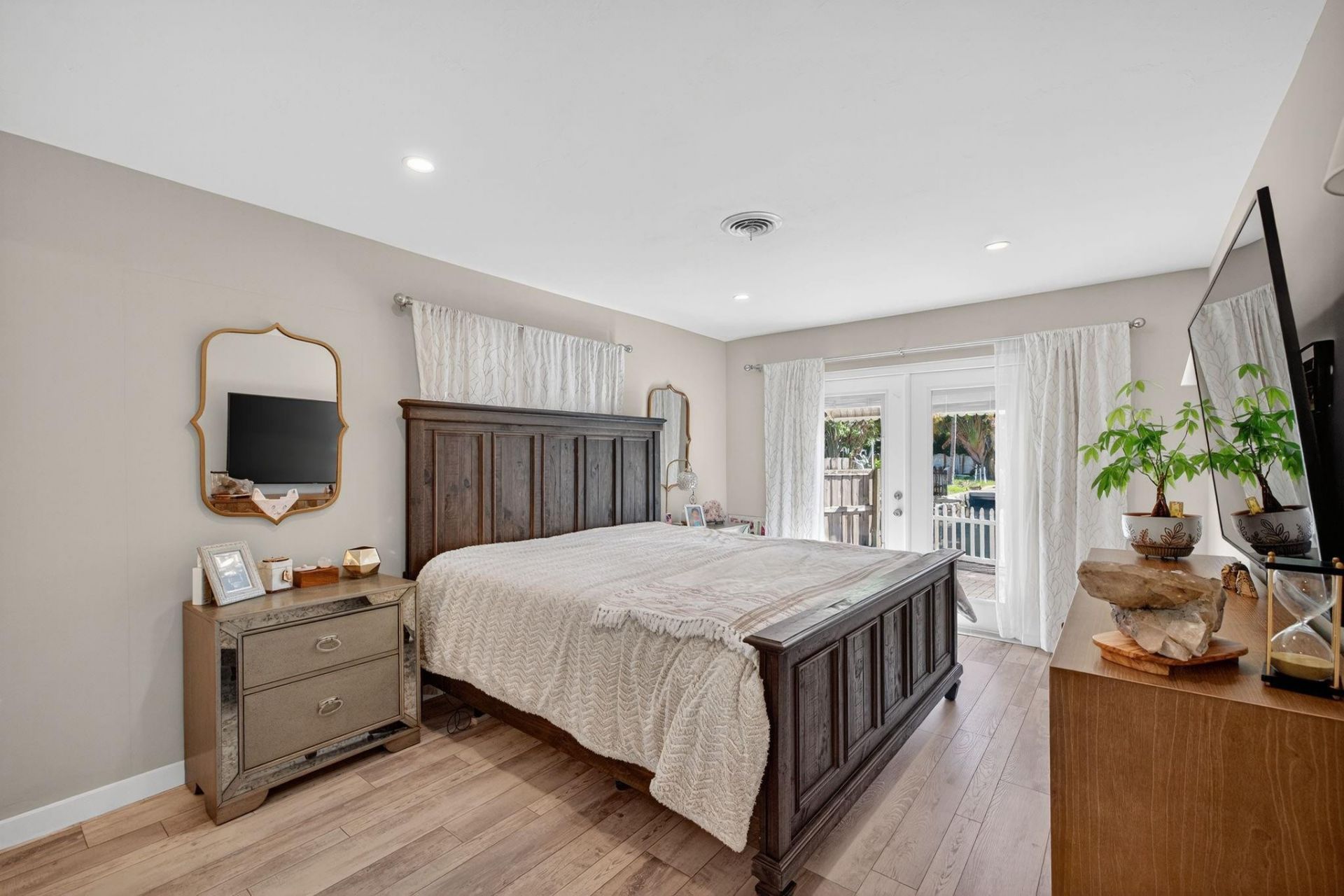 1570 NE 30th Place, Oakland Park, FL 33334 Photo