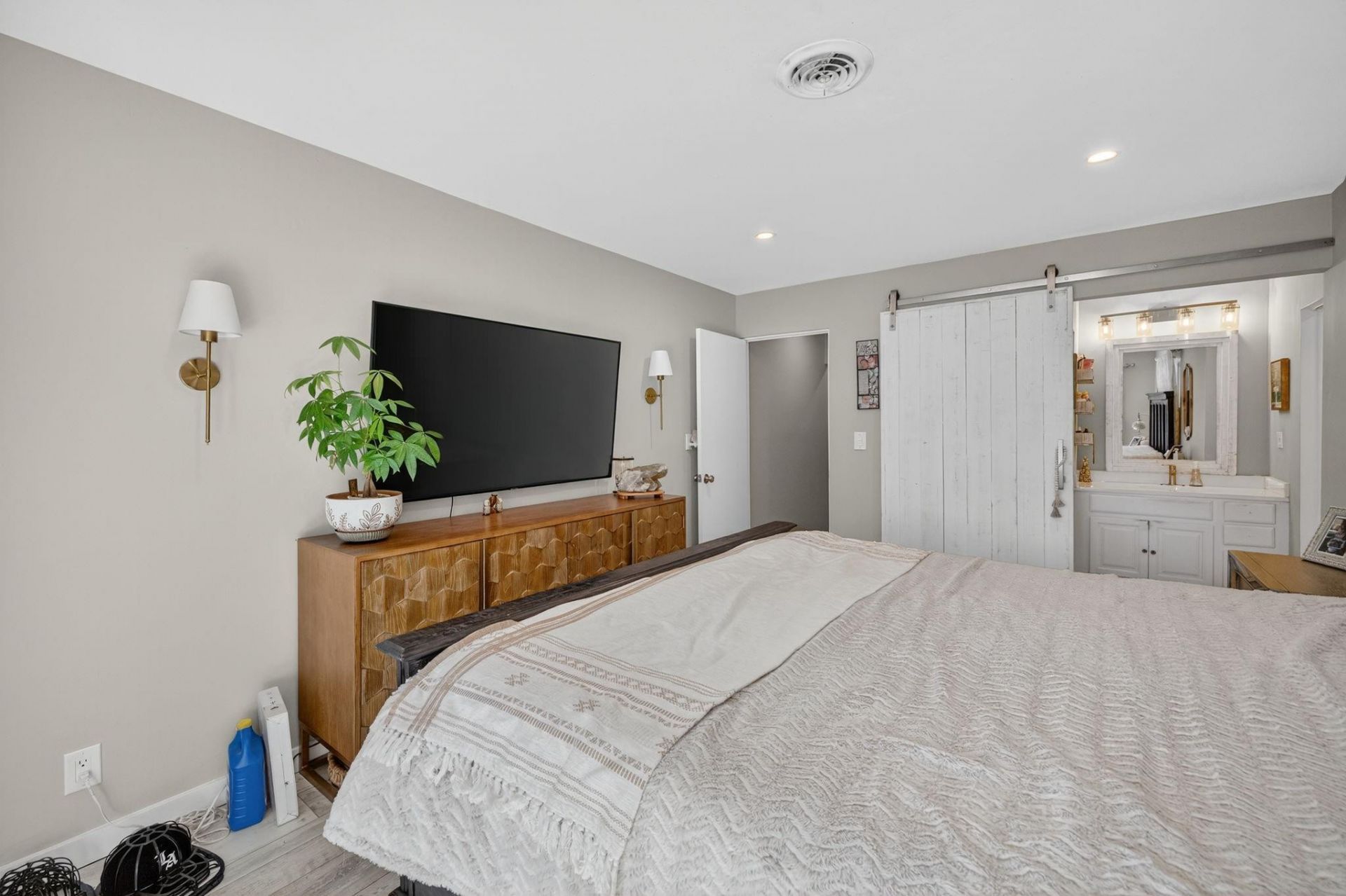 1570 NE 30th Place, Oakland Park, FL 33334 Photo
